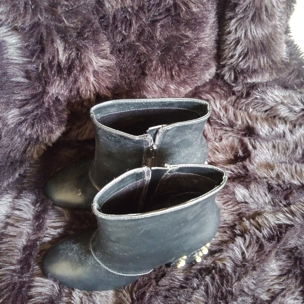 Boots - Picture 6 of 6